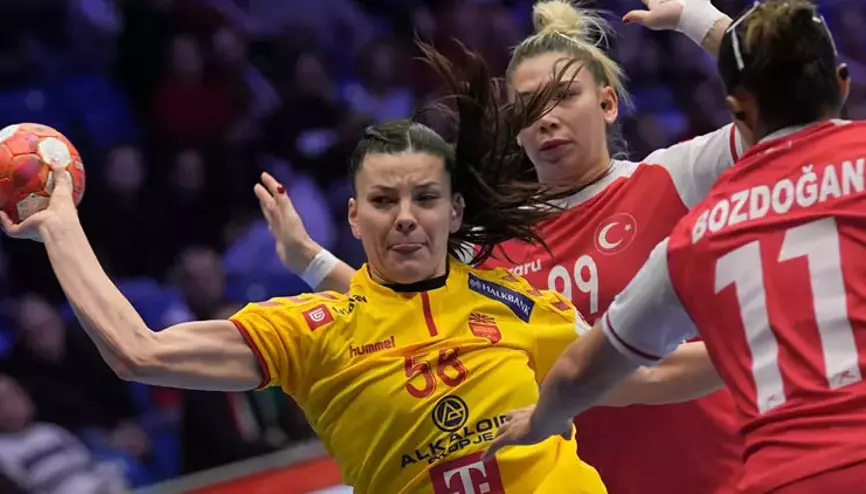 科瓦奇：丘库埃梅卡在禁区内被夸安萨拉拽？裁判应做出判罚