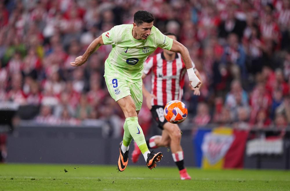 弗里克解释亚马尔被换下原因，称其欧冠停赛需轮换